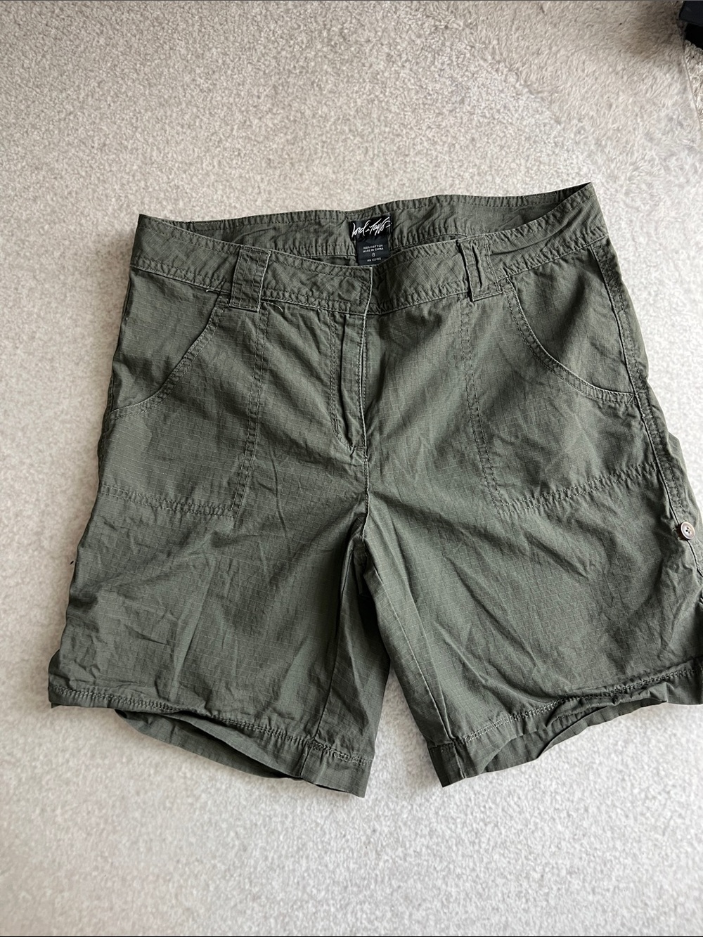 Cute Olive Shorts- wear cuffed or down - lightweight material size 8